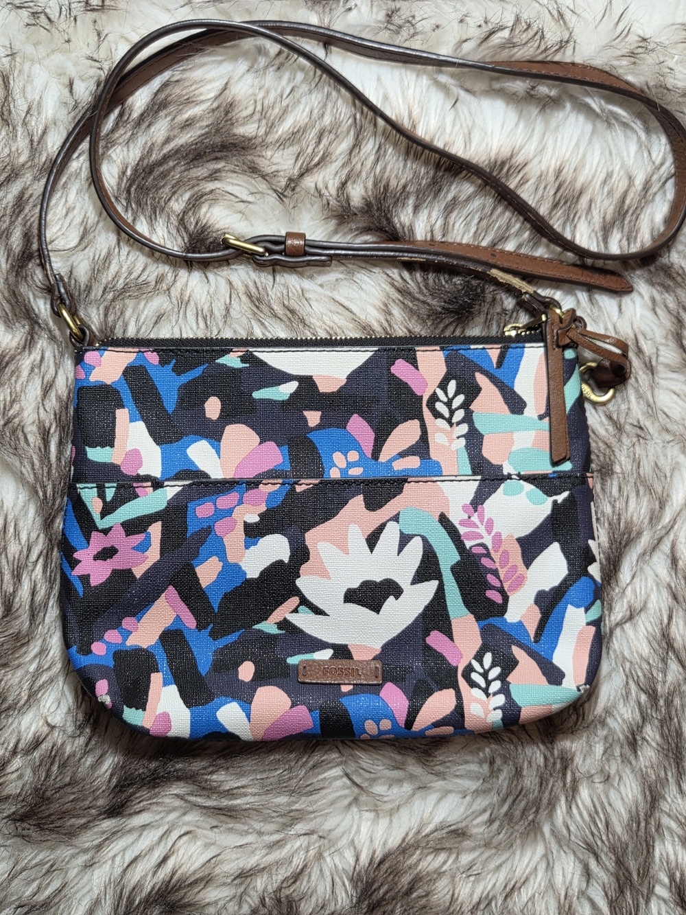Fossil Fiona Small Crossbody Bag In Black Floral Print With Key! EUC - Picture 2 of 14